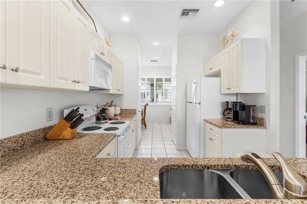 7910 Mahogany Run 1225, Naples, FL 34113-11