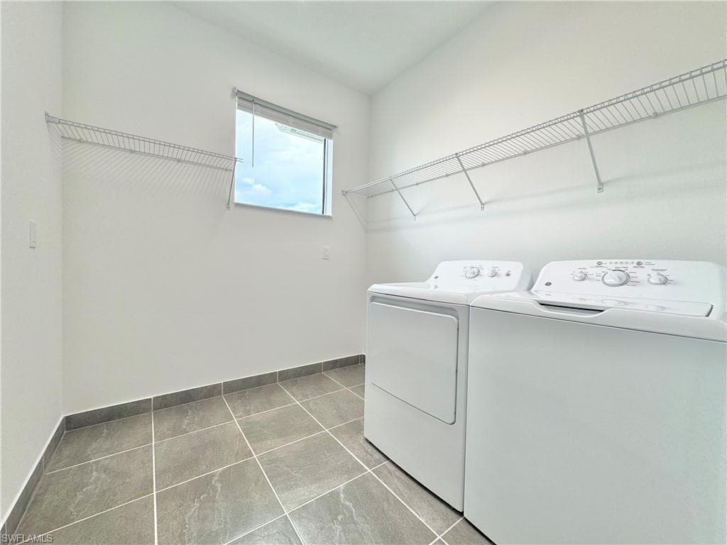 20885 Thistle Leaf Ln, Estero, FL 33928-29