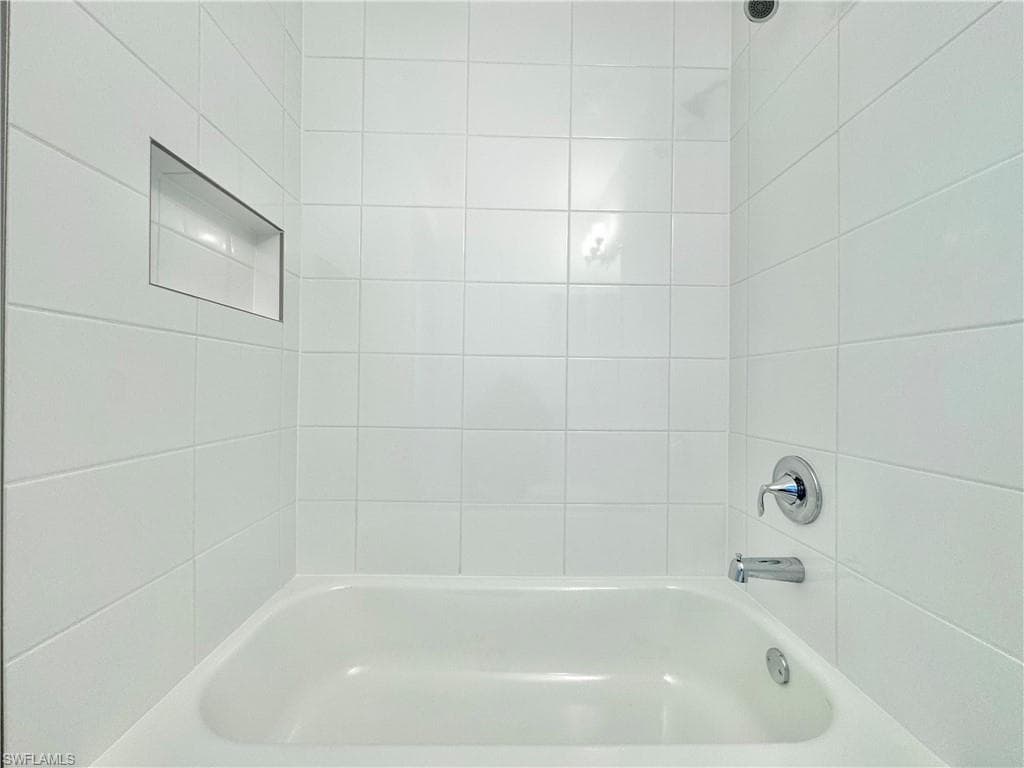 20885 Thistle Leaf Ln, Estero, FL 33928-32