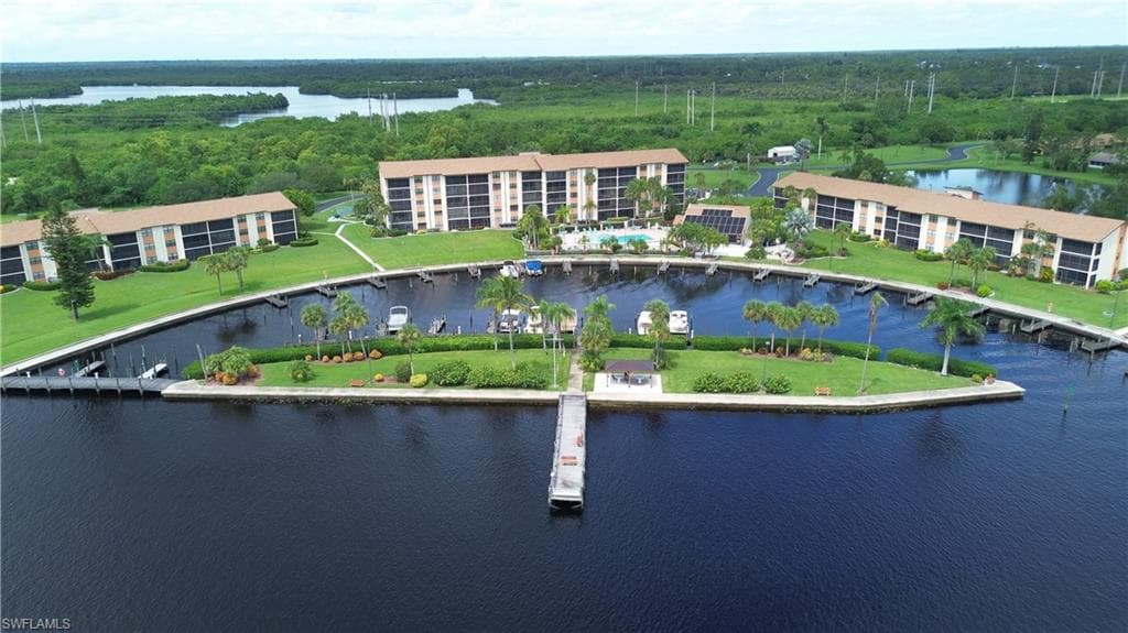 16000 Bay Pointe Blvd 307, North Fort Myers, FL 33917-27