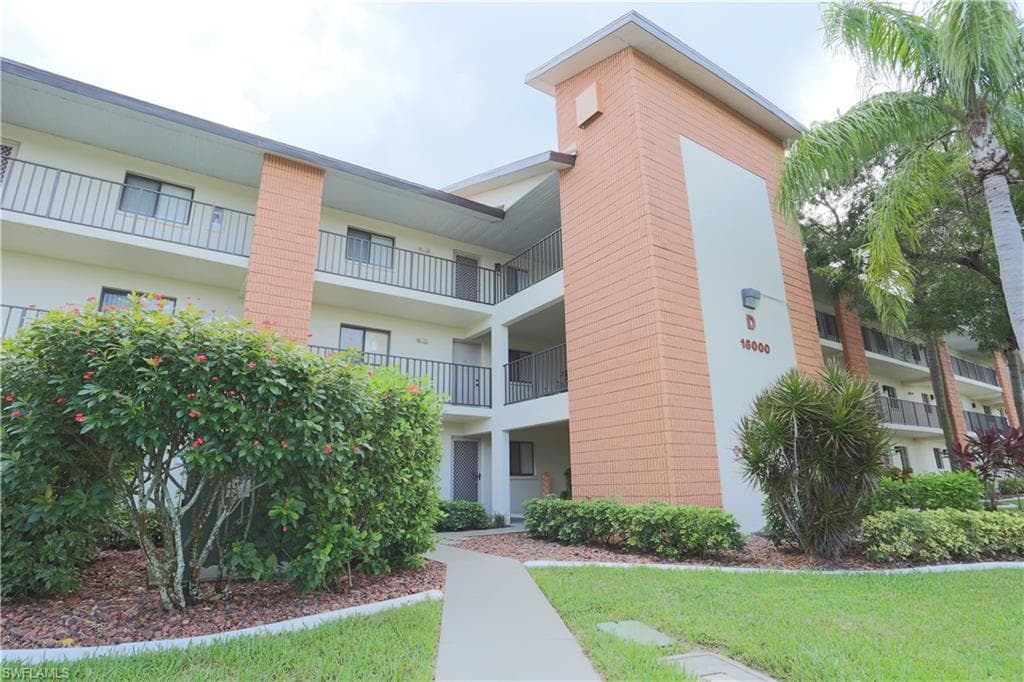 16000 Bay Pointe Blvd 307, North Fort Myers, FL 33917-4