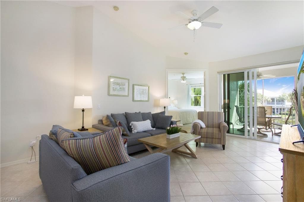 4690 Hawks Nest Way E-204, Naples, FL 34114-18