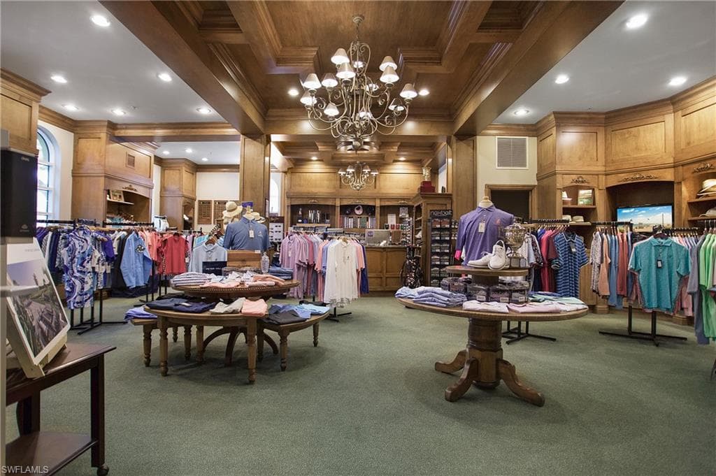 4690 Hawks Nest Way E-204, Naples, FL 34114-43