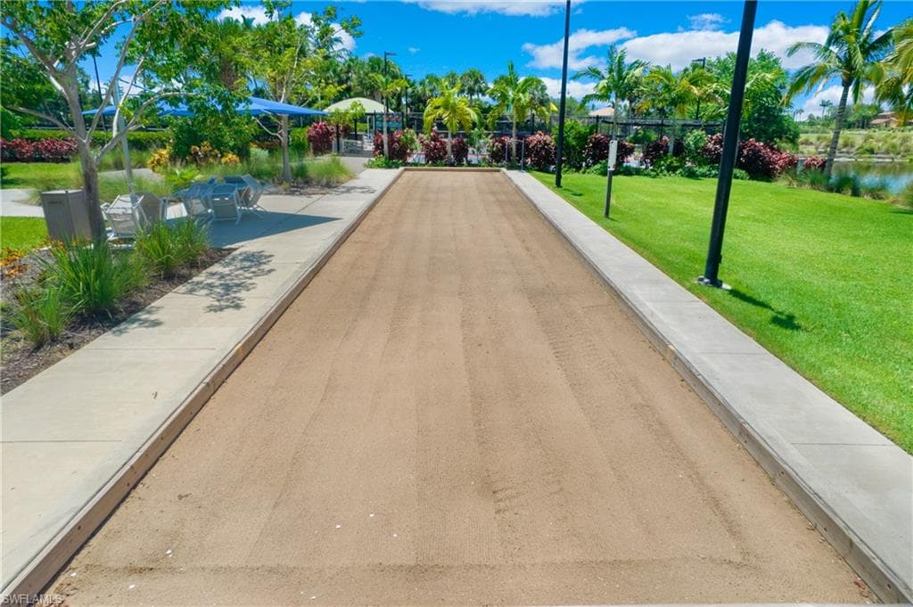 4690 Hawks Nest Way E-204, Naples, FL 34114-46