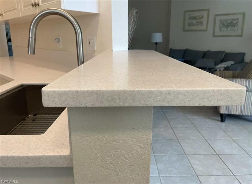 4690 Hawks Nest Way E-204, Naples, FL 34114-3