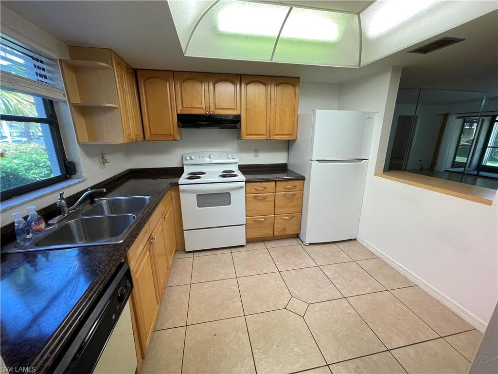 28150 Pine Haven Way 27, Bonita Springs, FL 34135-3