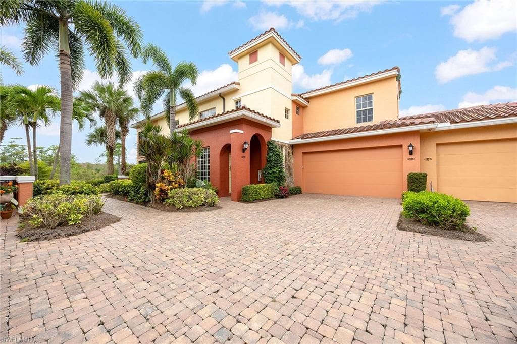 8551 Via Lungomare Cir 201, Estero, FL 33928-1