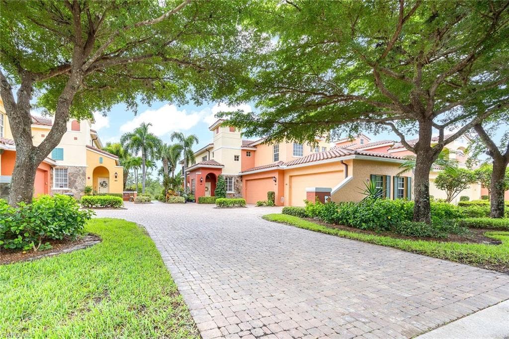 8551 Via Lungomare Cir 201, Estero, FL 33928-2
