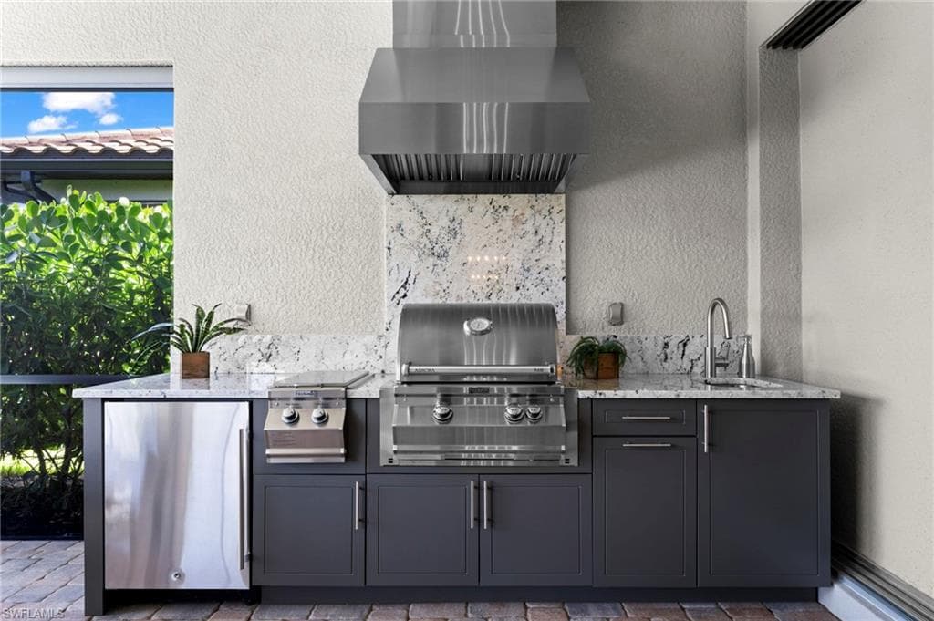 19852 Beechcrest Pl, Estero, FL 33928-32