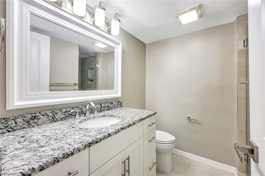 900 8th Ave S 104, Naples, FL 34102-12