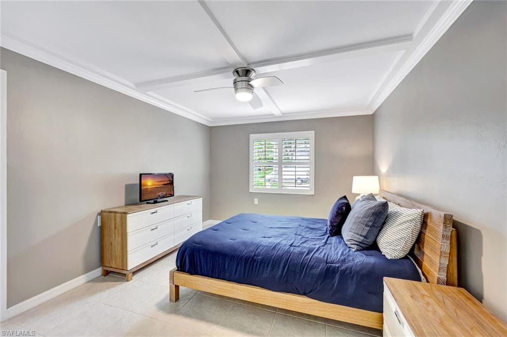 900 8th Ave S 104, Naples, FL 34102-13