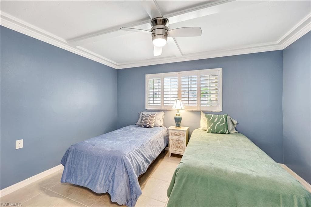 900 8th Ave S 104, Naples, FL 34102-14