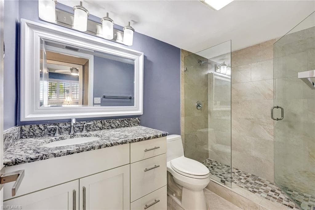 900 8th Ave S 104, Naples, FL 34102-16