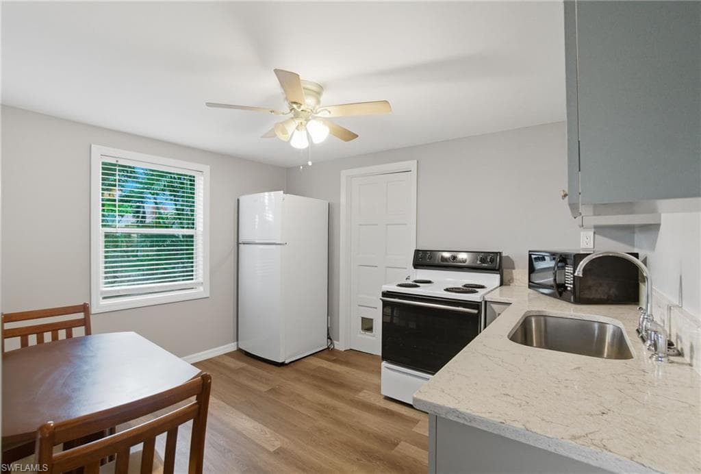 2662/2656 Mangrove St, Naples, FL 34112-13