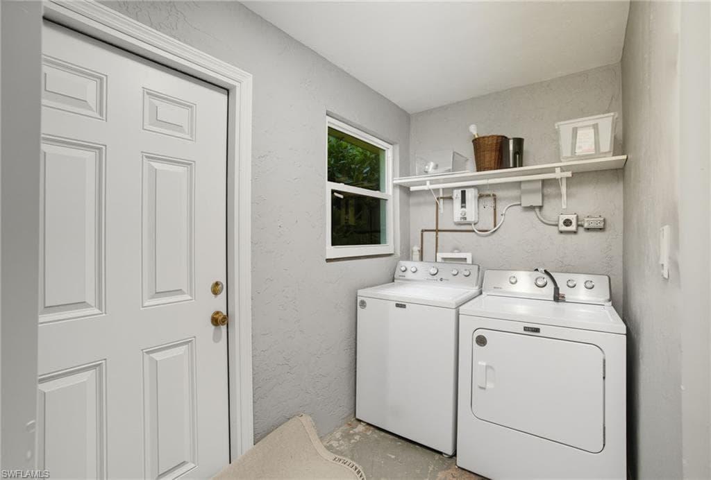 2662/2656 Mangrove St, Naples, FL 34112-16