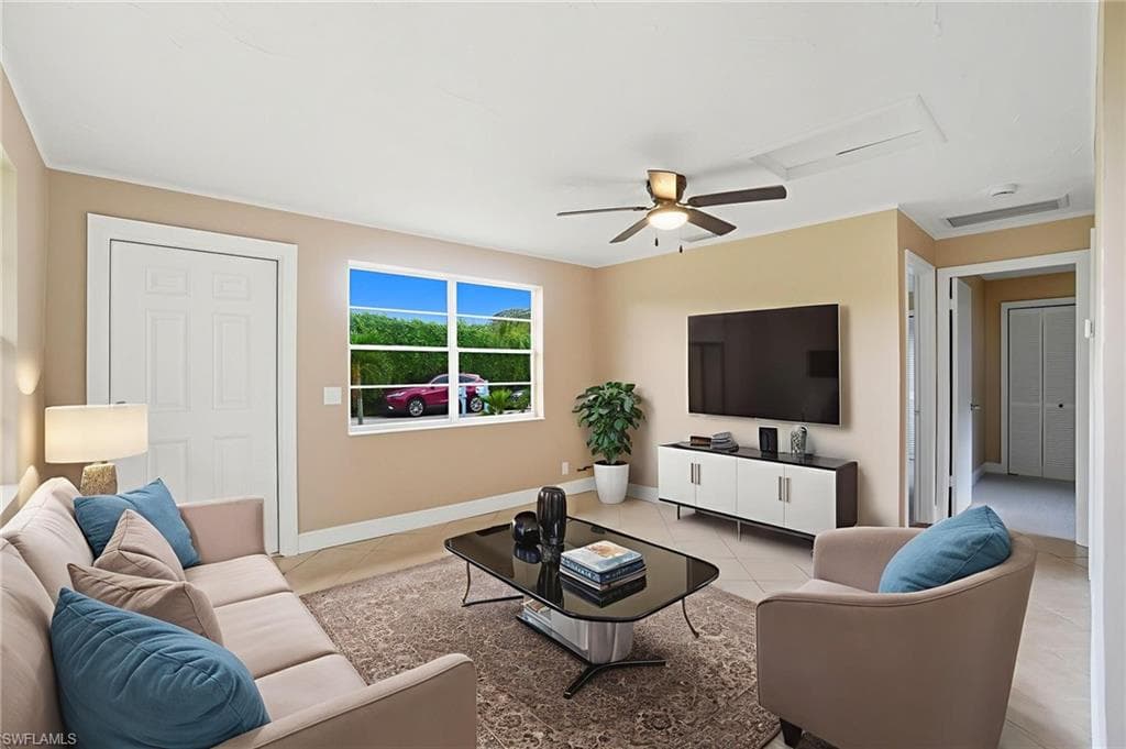 2662/2656 Mangrove St, Naples, FL 34112-25