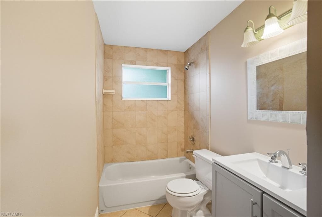 2662/2656 Mangrove St, Naples, FL 34112-29