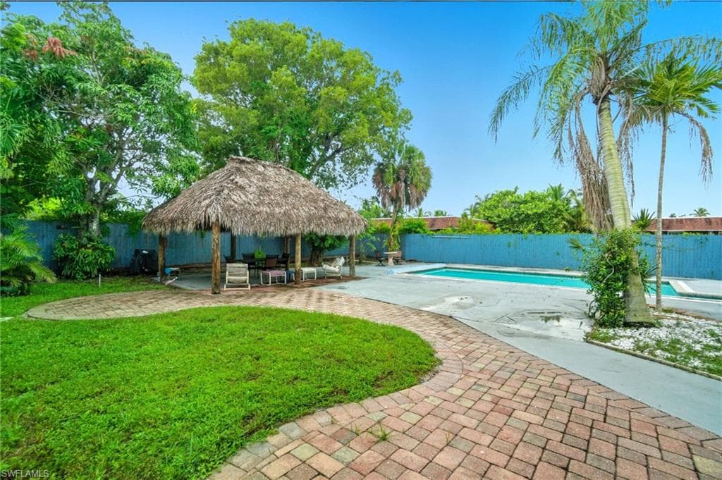 2662/2656 Mangrove St, Naples, FL 34112-36