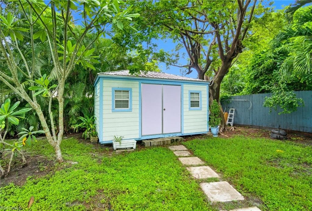 2662/2656 Mangrove St, Naples, FL 34112-40