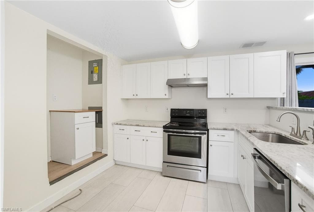 2662/2656 Mangrove St, Naples, FL 34112-6
