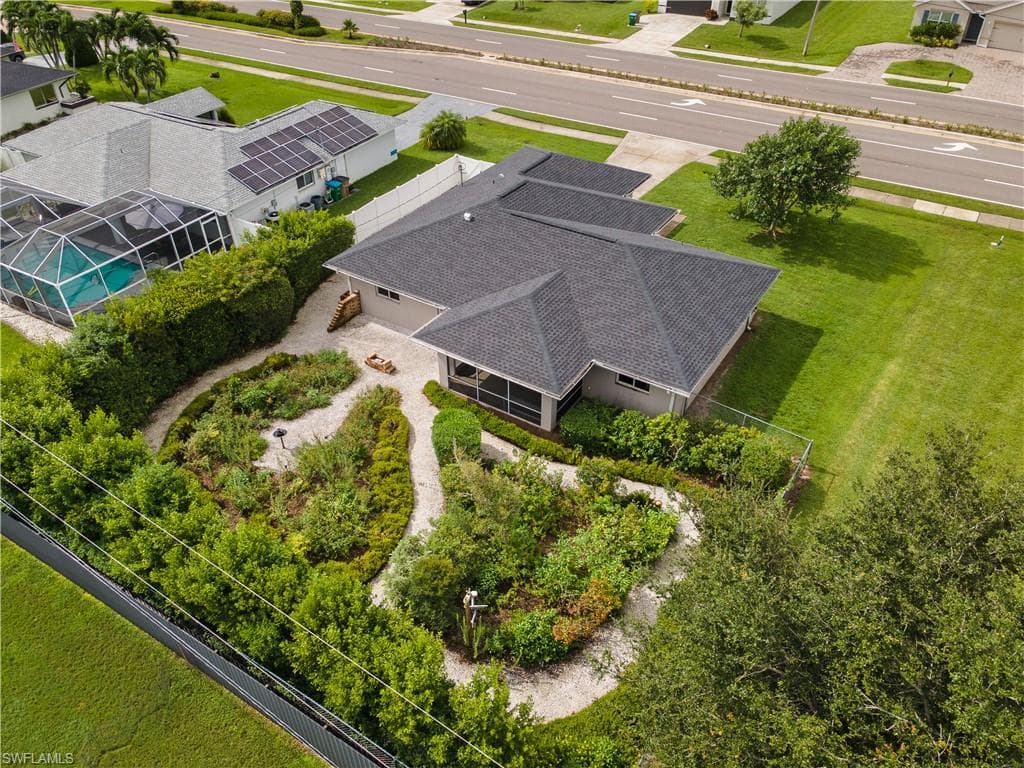 225 Nicholas Pkwy W, Cape Coral, FL 33991-5