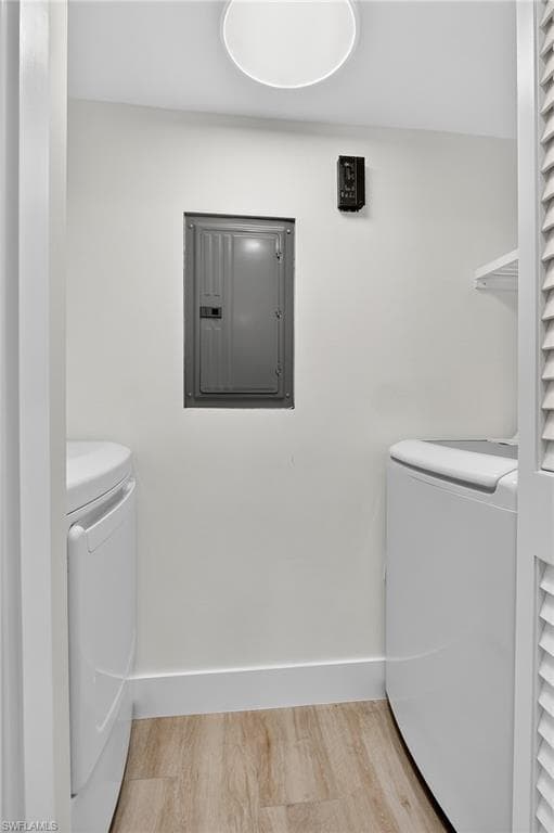 29 High Point Cir E 204, Naples, FL 34103-24