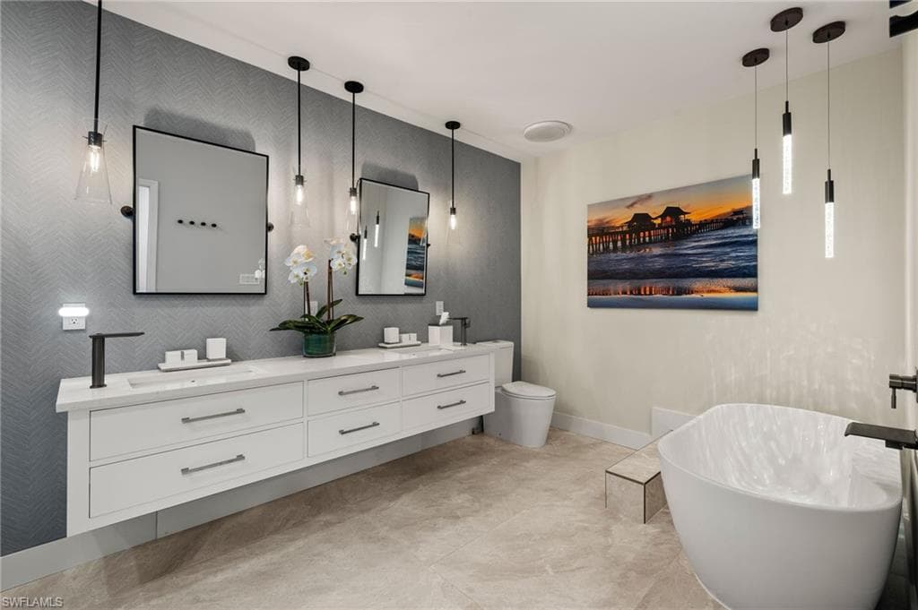 4460 Yacht Harbor Dr, Naples, FL 34112-18