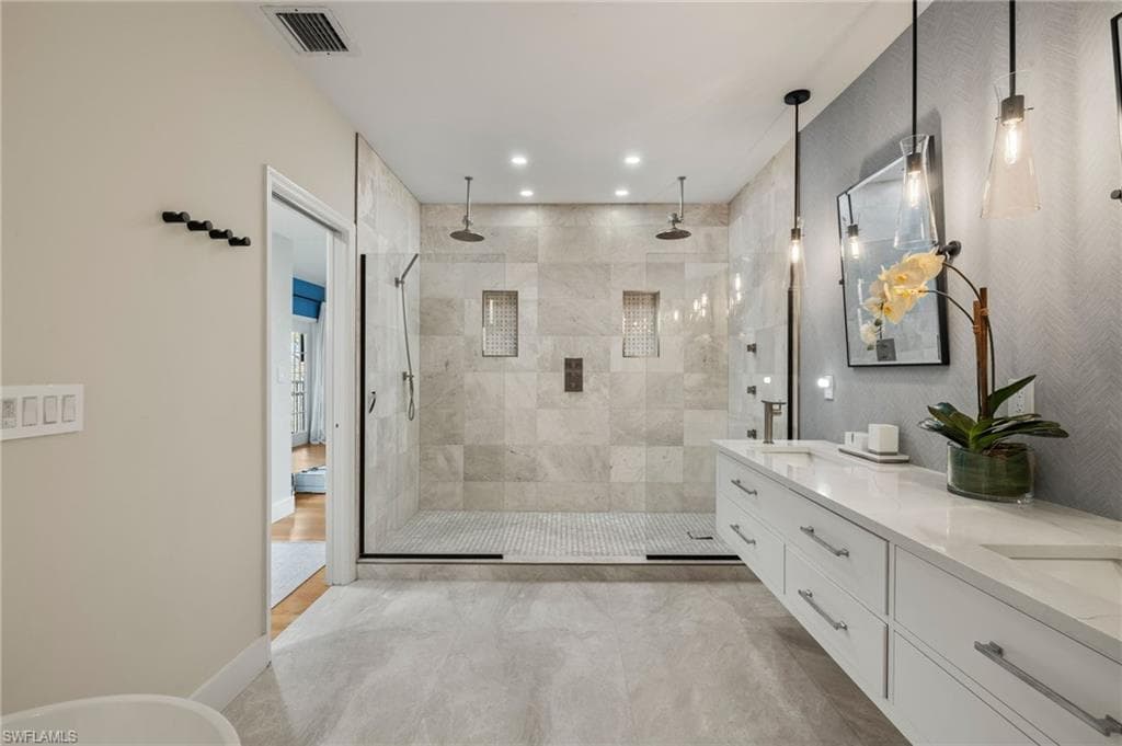 4460 Yacht Harbor Dr, Naples, FL 34112-19