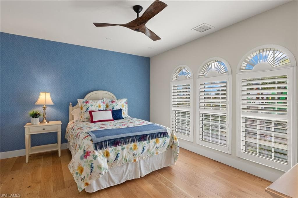 4460 Yacht Harbor Dr, Naples, FL 34112-22