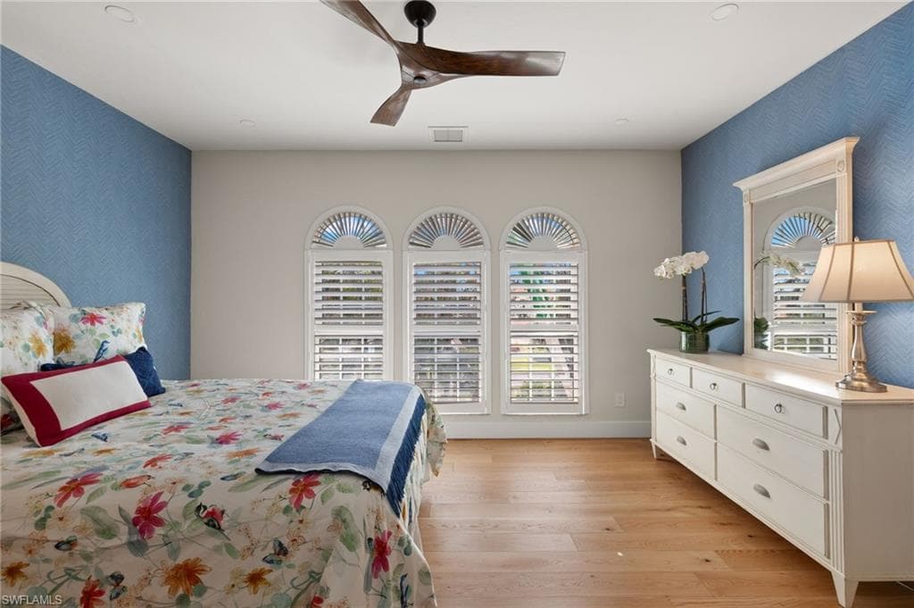 4460 Yacht Harbor Dr, Naples, FL 34112-24