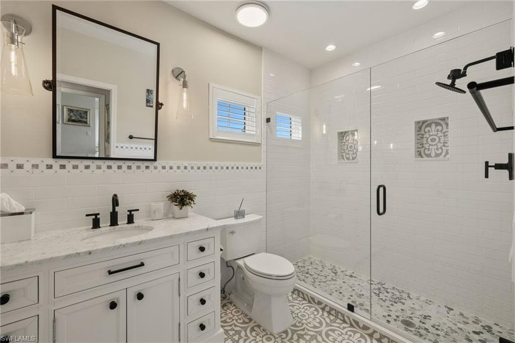 4460 Yacht Harbor Dr, Naples, FL 34112-25