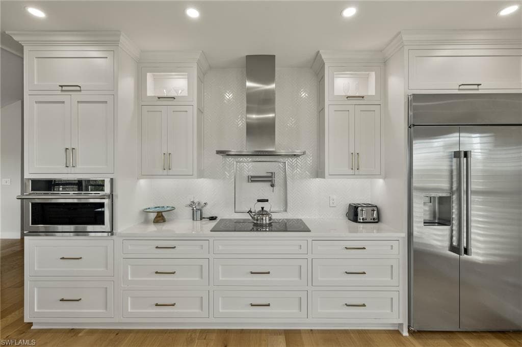 4460 Yacht Harbor Dr, Naples, FL 34112-6