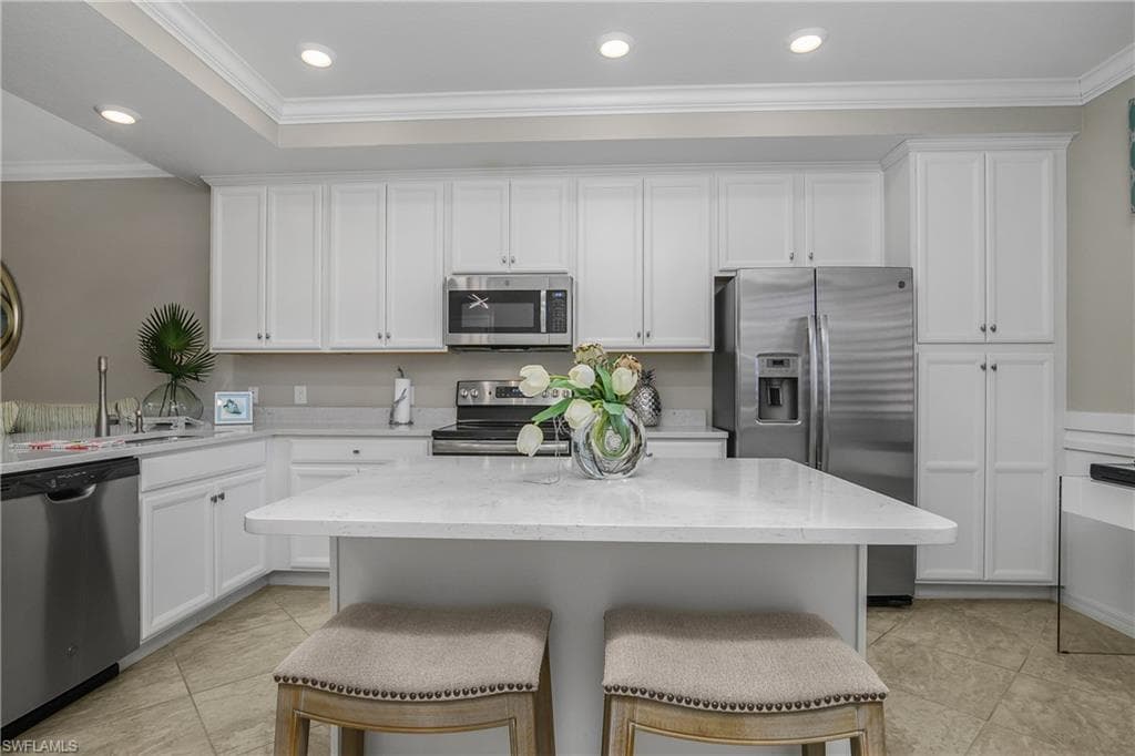 9590 Trevi Ct 5325, Naples, FL 34113-13