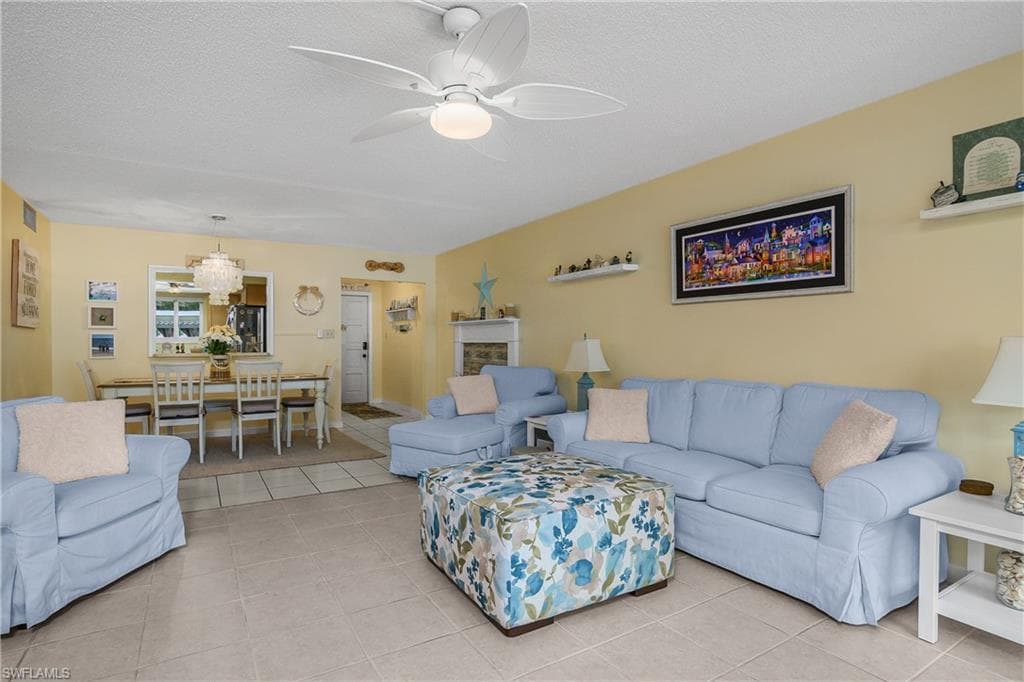 215 Cypress Way E C1, Naples, FL 34110-9