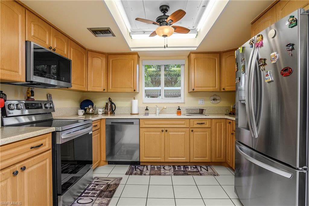 215 Cypress Way E C1, Naples, FL 34110-25