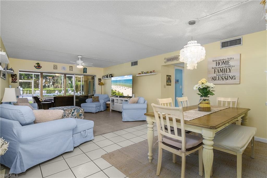 215 Cypress Way E C1, Naples, FL 34110-6