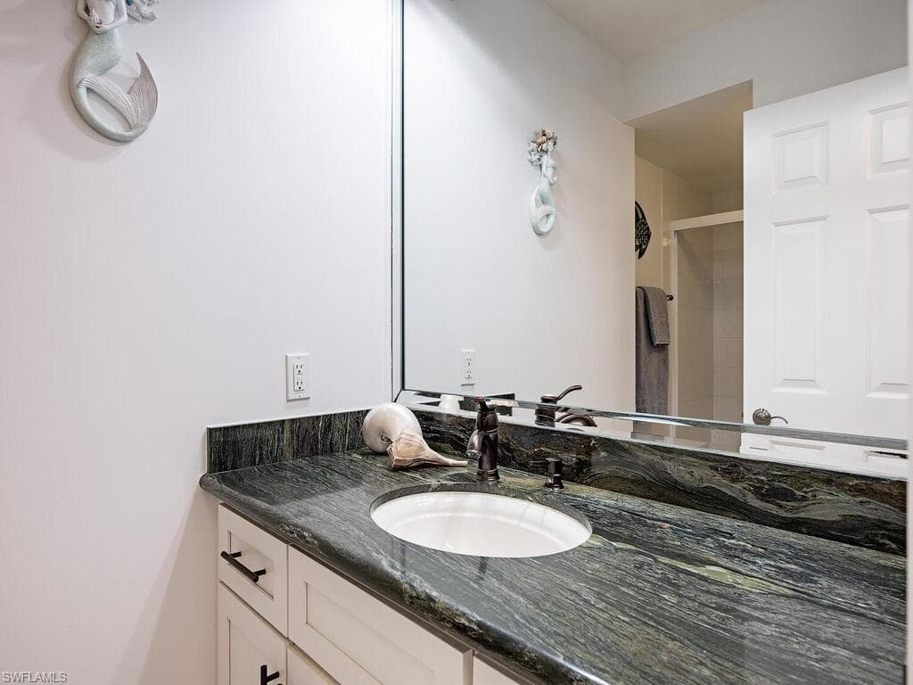 4051 Gulf Shore Blvd N 204, Naples, FL 34103-11