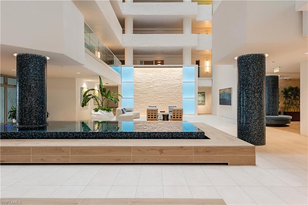 4051 Gulf Shore Blvd N 204, Naples, FL 34103-18