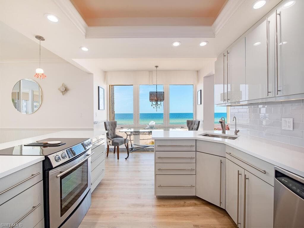 4051 Gulf Shore Blvd N 204, Naples, FL 34103-5