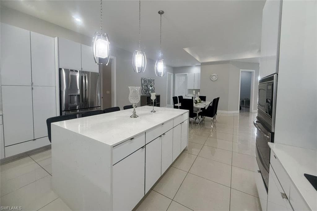 1806 41st St SW, Naples, FL 34116-8