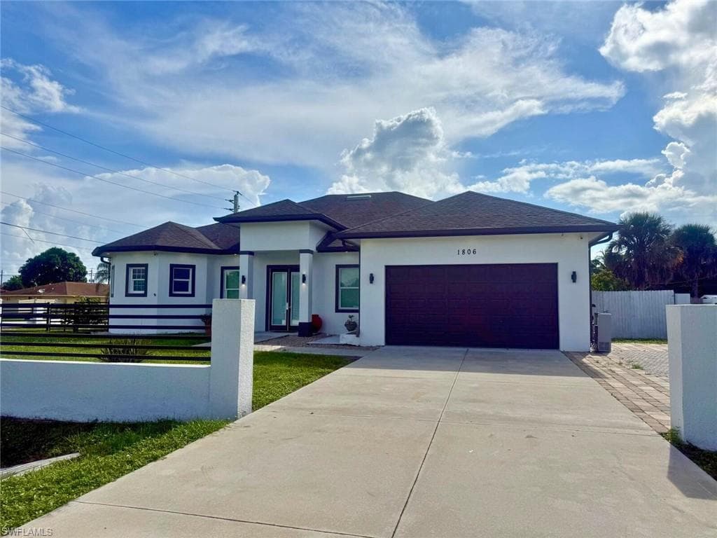 1806 41st St SW, Naples, FL 34116-1