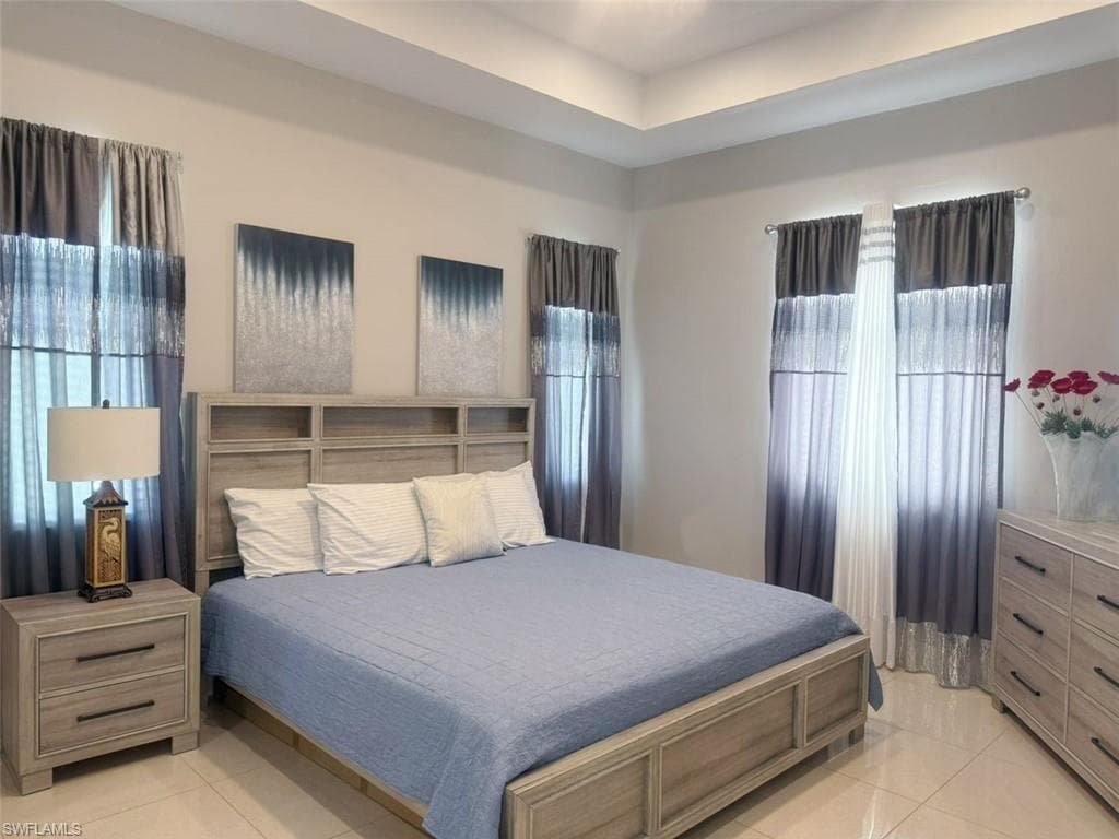 1806 41st St SW, Naples, FL 34116-4