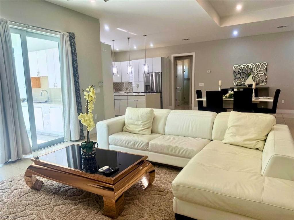 1806 41st St SW, Naples, FL 34116-5