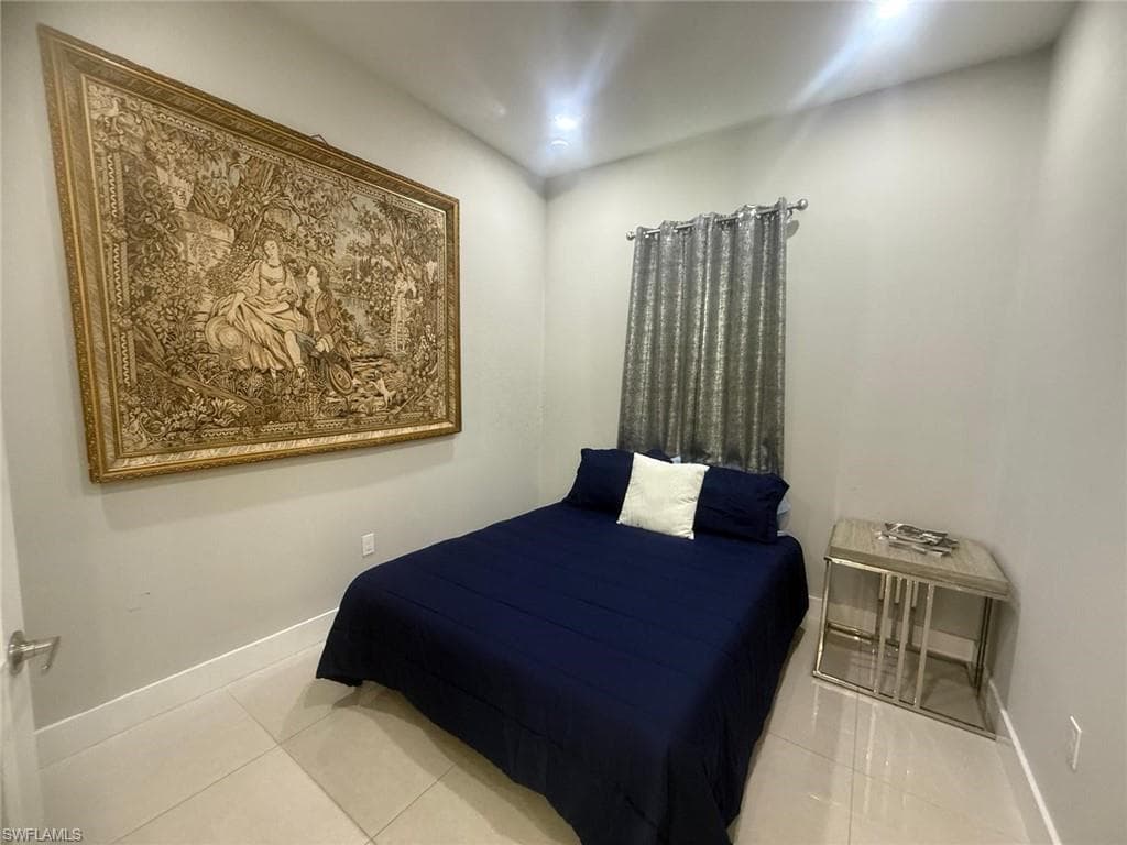 1806 41st St SW, Naples, FL 34116-6