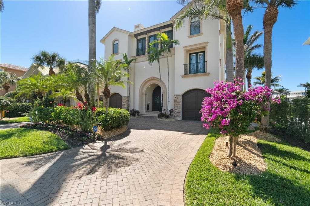 195 Topanga Dr, Bonita Springs, FL 34134-8