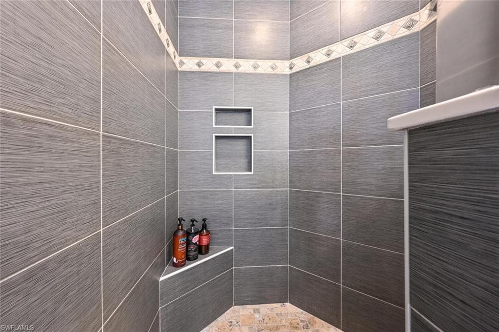 1331 Briarwood Ct, Naples, FL 34104-24