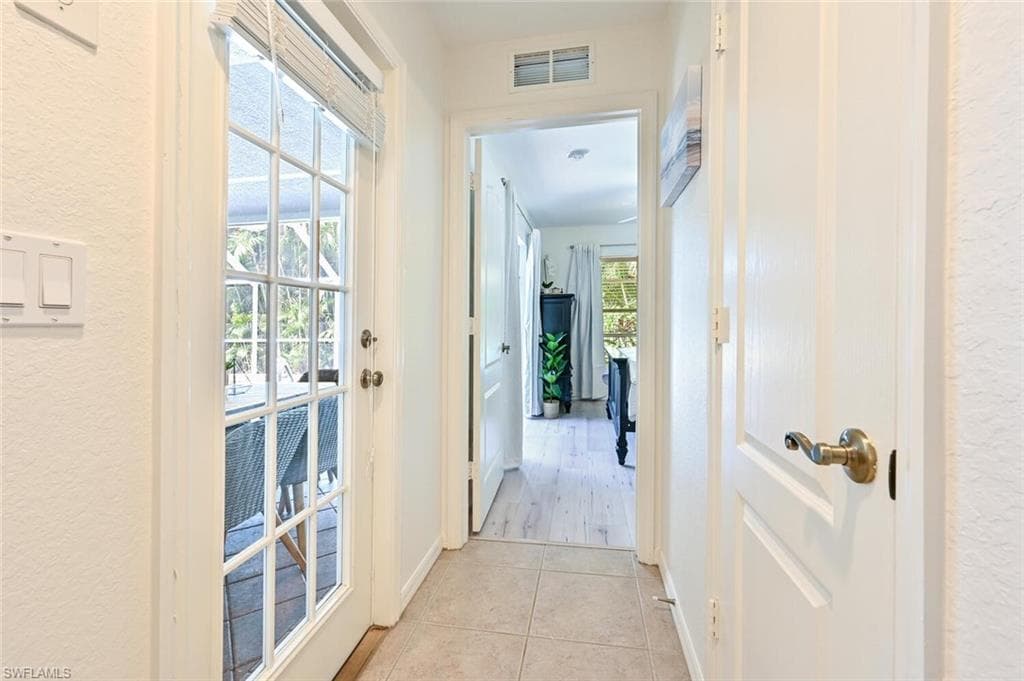 1331 Briarwood Ct, Naples, FL 34104-29