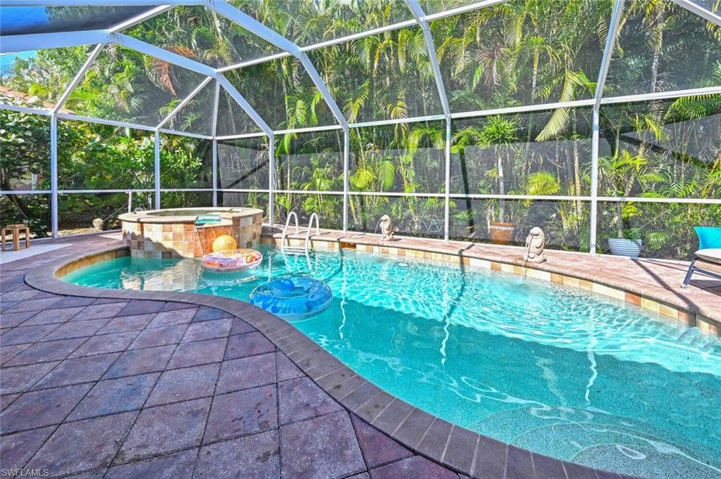 1331 Briarwood Ct, Naples, FL 34104-34