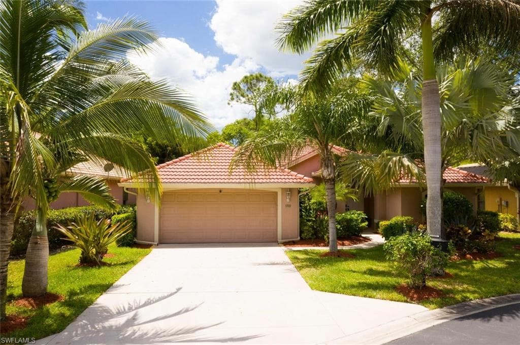 1331 Briarwood Ct, Naples, FL 34104-3