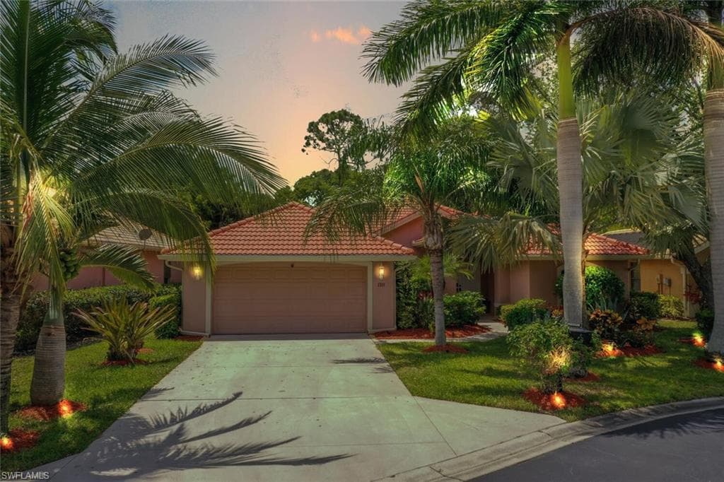 1331 Briarwood Ct, Naples, FL 34104-41